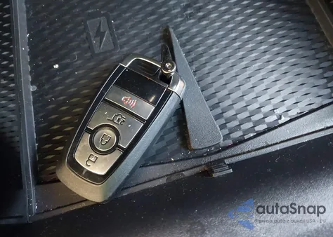 2024 Ford Mustang Mach-E Premium z USA, uszkodzony, nr VIN 3FMTK3R46RMA07135